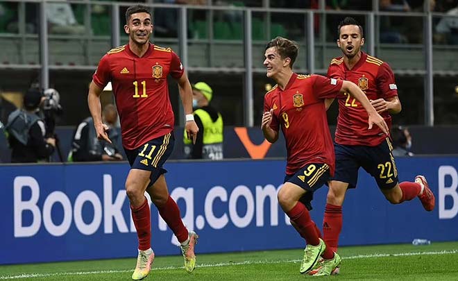 Italia thua Tây Ban Nha: Mất "chức vô địch thế giới", giúp Argentina giữ kỷ lục bất bại mới - 1