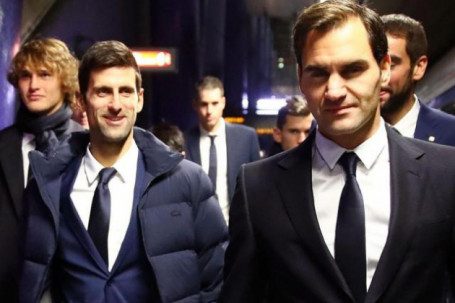 Djokovic chịu thiệt hơn Federer, trai hư Kyrgios cãi vã mỹ nhân (Tennis 24/7)