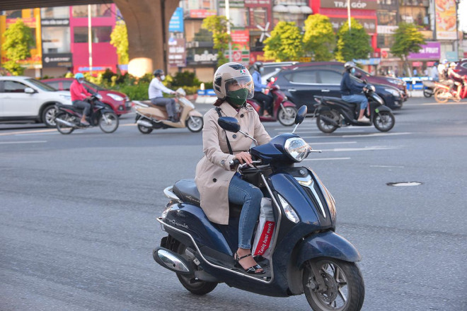 Người Hà Nội xúng xính áo khoác mùa đông trong gió heo may - 5