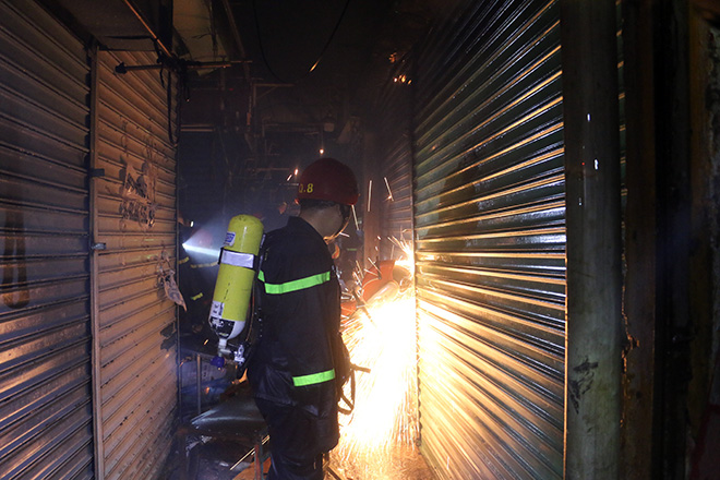 Cháy chợ Nhị Thiên Đường - 2