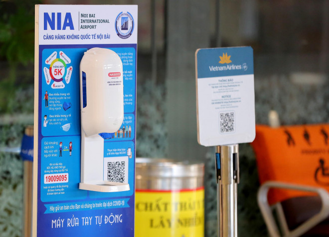 Thoát "cách ly tập trung", hành khách hân hoan khi xuống sân bay Nội Bài về thẳng nhà - 2