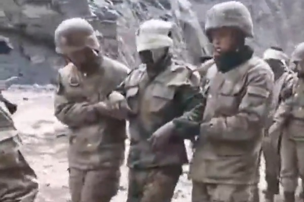 Video mới nhất về cuộc đụng độ đẫm máu giữa binh lính Ấn Độ và Trung Quốc