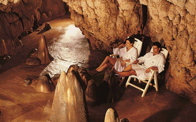 Sơn Đoòng lọt top những “hồ bơi” ngầm cực đỉnh của tự nhiên - 11