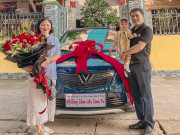 Cầu thủ Quang Hải mua ô tô tặng bố mẹ ngày 20/10 khiến người hâm mộ trầm trồ