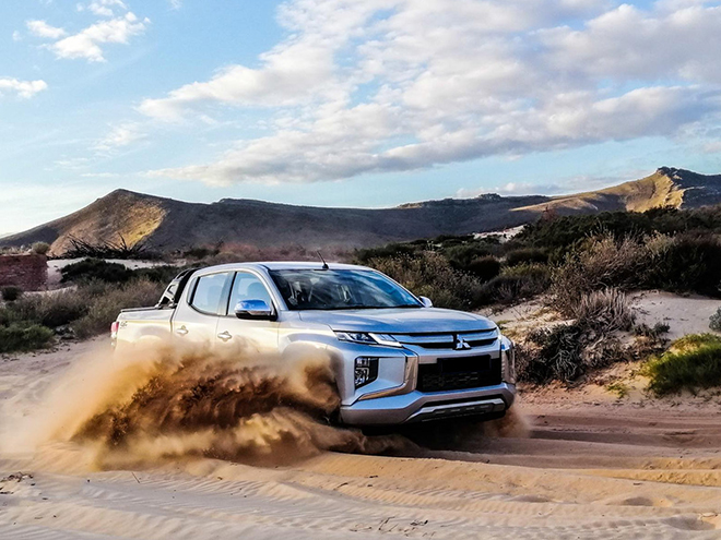 Giá xe Mitsubishi Triton lăn bánh tháng 10/2021 - 4