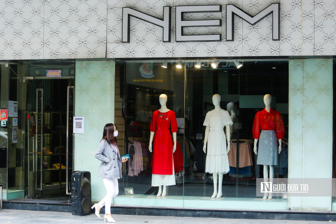 Nhìn lại toàn cảnh thời trang NEM: Từ biểu tượng đến lụi tàn - 4