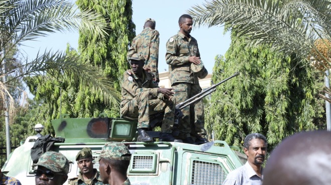 Phản ứng mạnh của Mỹ sau khi quân đội Sudan đảo chính, bắt giữ thủ tướng - 1