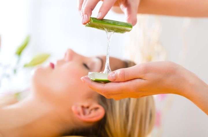 Sự kết hợp tuyệt vời giữa nha đam và hương thảo dưỡng tóc bóng, mềm - 2