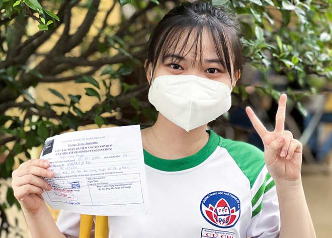 Những trẻ dưới 18 tuổi được tiêm vắc xin ngừa COVID-19 đầu tiên ở TP.HCM - 3