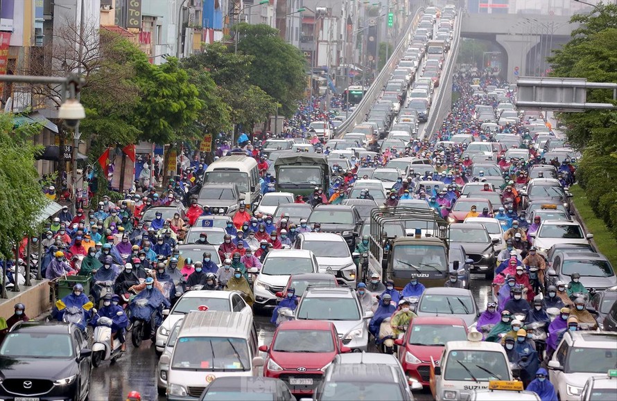 Tin tức 24h qua: Một huyện rà soát lại số tiền ca sĩ Thủy Tiên từ thiện nhưng không có danh sách - 2