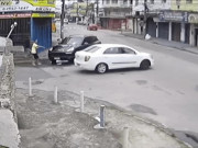 Brazil: Lén lấy xe sang Porsche của khách đi chở bạn gái, đang vi vu thì gặp cướp