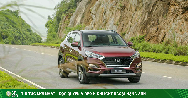 Hyundai Tucson 2021 đang được đại lý giảm giá cả trăm triệu đồng