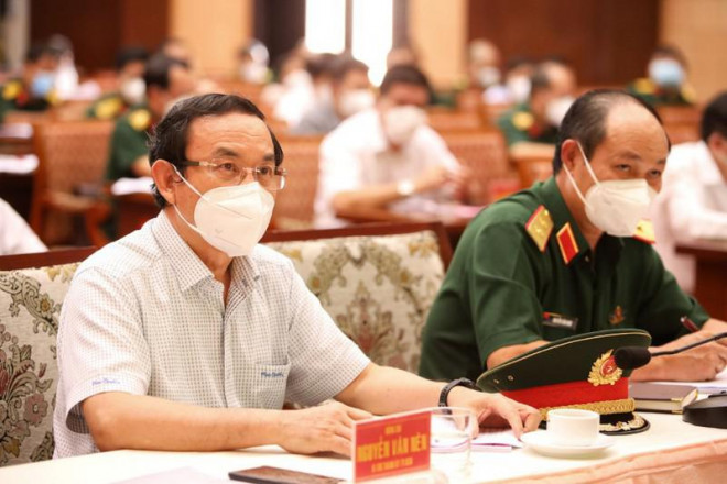 'Chúng tôi khắc ghi hình ảnh những chiến sĩ chăm sóc thi hài trong đại dịch' - 3