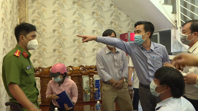 Người đàn ông hỏi “mày công tác ở Đội nào” khi bị kiểm tra tập trung ăn nhậu tại địa bàn vùng vàng - 1