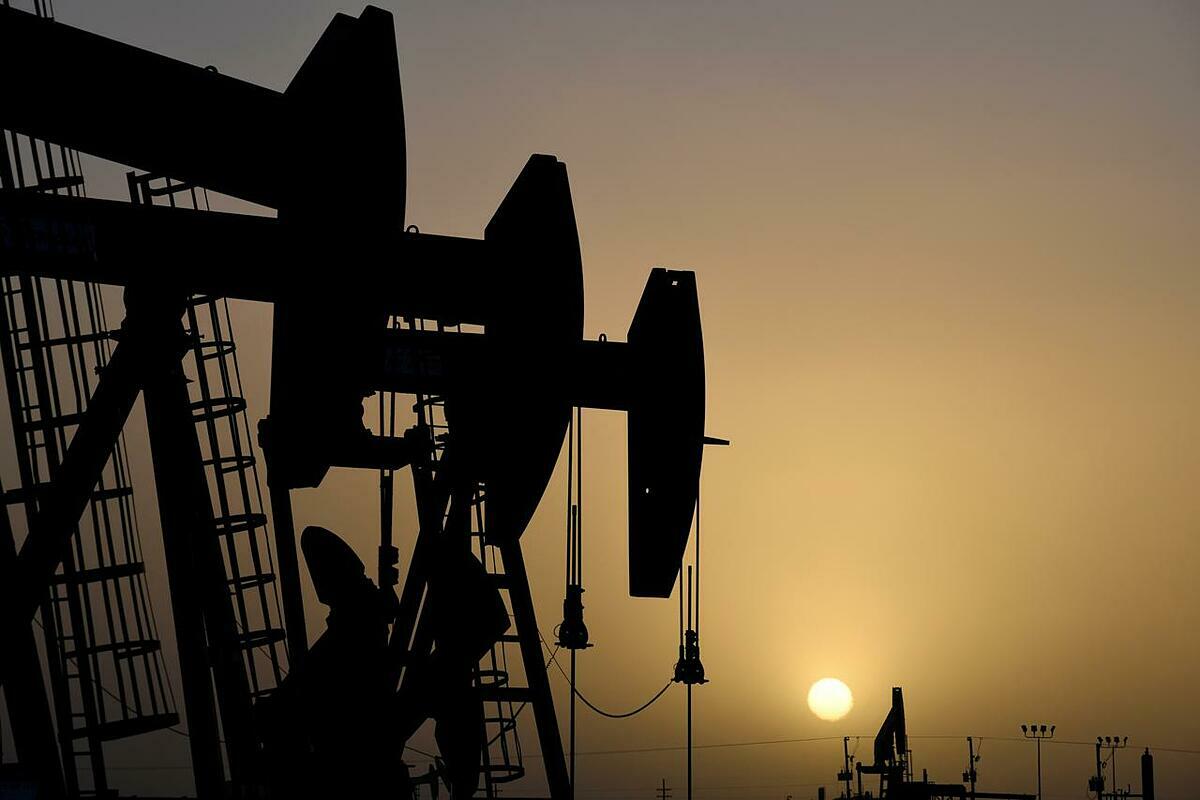 Giá xăng dầu hôm nay 2/11: Đà giảm chưa có dấu hiệu dừng lại trước thềm cuộc họp của OPEC+ - 1