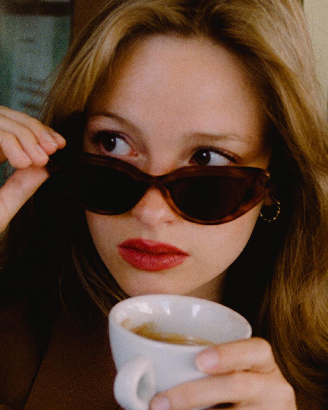 Phong cách phối màu đỏ hoàn hảo của phụ nữ Pháp - 5