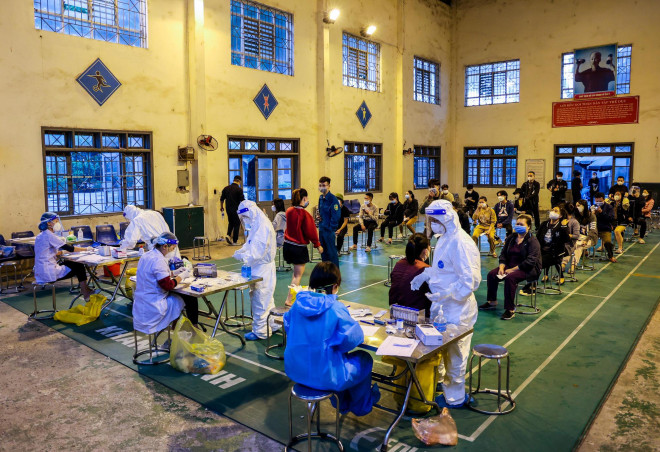 Lấy hơn 4.000 mẫu xét nghiệm Covid-19 cho các tiểu thương, người dân chợ Ninh Hiệp - 6