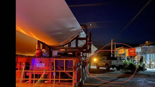 Xe siêu trường, siêu trọng chở thiết bị điện gió ở Gia Lai bị chặn đòi tiền - 2