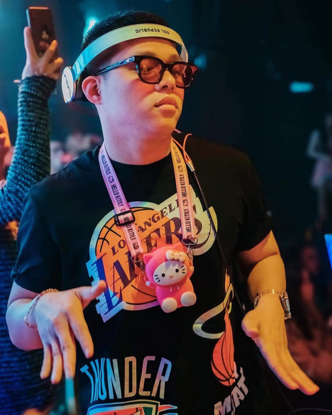 DJ quê Quảng Ngãi: “Tôi luôn mang nước riêng, không uống bia rượu của người lạ” - 3