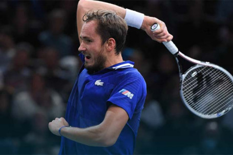 Paris Masters ngày 4: Medvedev suýt thua, Ruud đoạt suất ATP Finals
