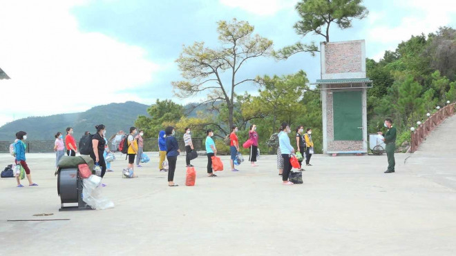 Xuất hiện nhiều ổ dịch, Quảng Ninh cách ly F1, điều trị F0 tại nhà - 1