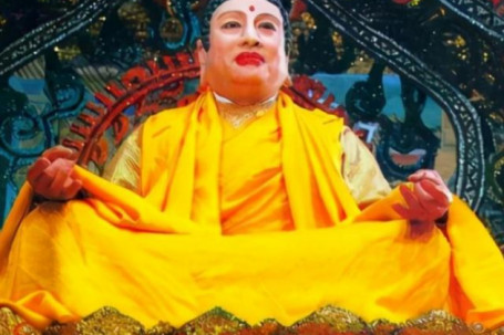 "Phật Tổ" của Tây Du Ký: 82 tuổi vẫn đi diễn hội chợ, đời tư thế nào?