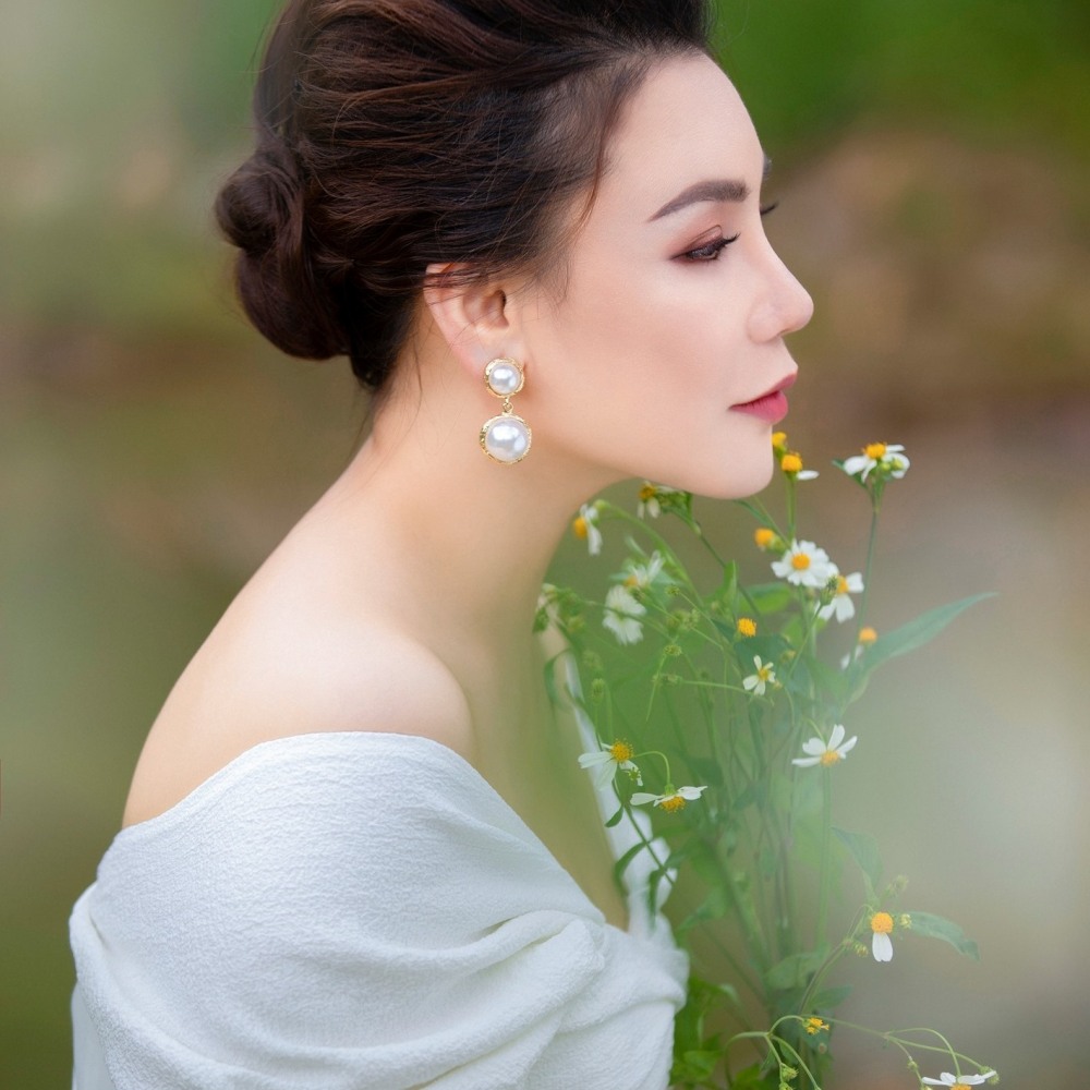 Hồ Quỳnh Hương gây bất ngờ với diện mạo và hình thể tuổi 41 - 5
