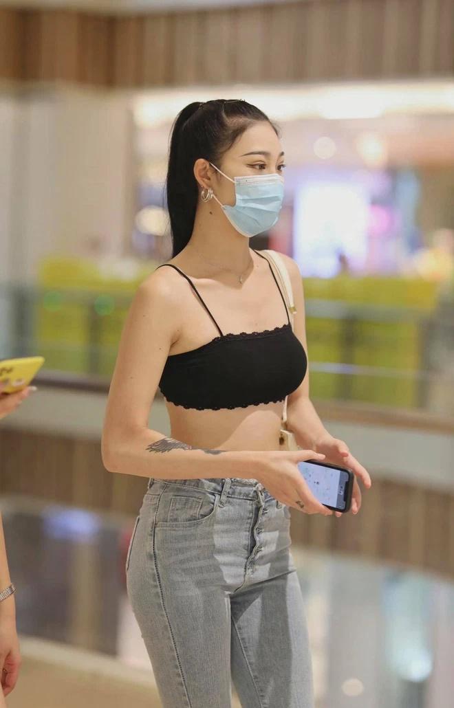 "Tiểu thư Hà thành" mặc áo ngực xuống phố, phản cảm hay sành điệu? - 4