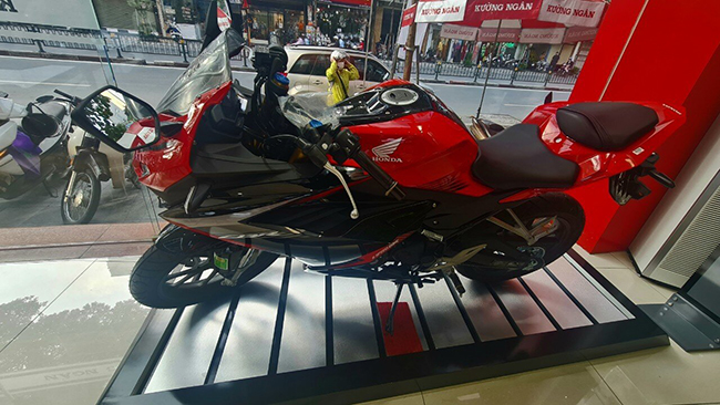 Trên tay Honda CBR150R 2021 đẹp hợp với các bạn thích dòng xe thể thao