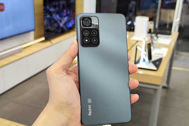 Cận cảnh chiếc smartphone đang được săn đón nhất của Xiaomi - 3