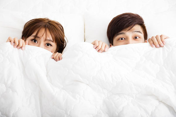 Những sự cố bất ngờ lúc thăng hoa khiến các cặp đôi muốn độn thổ - 1