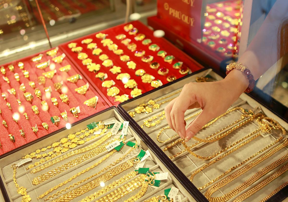 Giá vàng hôm nay 14/11: Vàng sẽ ra sao sau một tuần tăng sốc? - 1