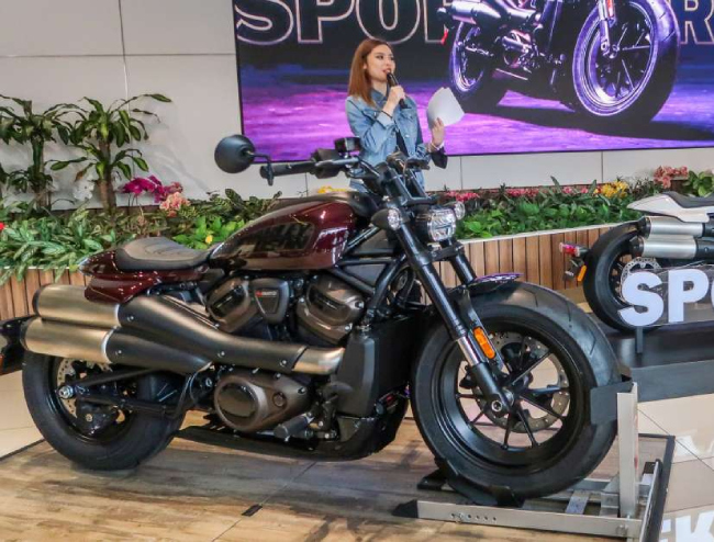Sau khi trình diện tại thị trường quốc tế vào tháng 7/2021, mẫu siêu xe 2021 Harley-Davidson Sportster S vừa mới được đưa về thị trường Malaysia.
