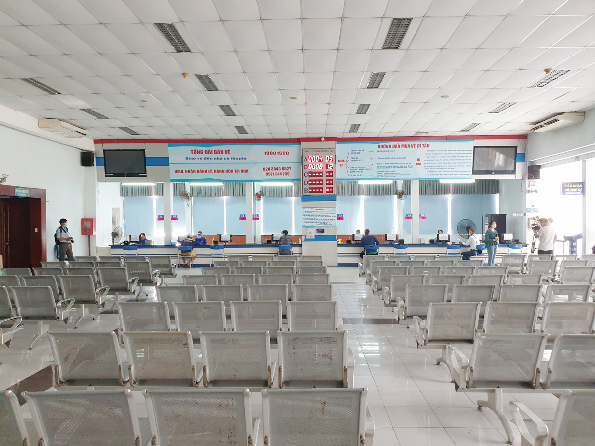 Hình ảnh bất ngờ tại ga Sài Gòn trong ngày đầu mở bán vé tàu Tết Nhâm Dần 2022 - 2