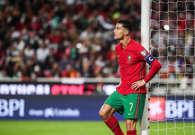 Kịch bản sốc Ronaldo &#34;làm khán giả&#34; ở Cúp C1 & World Cup năm 2022 - 1