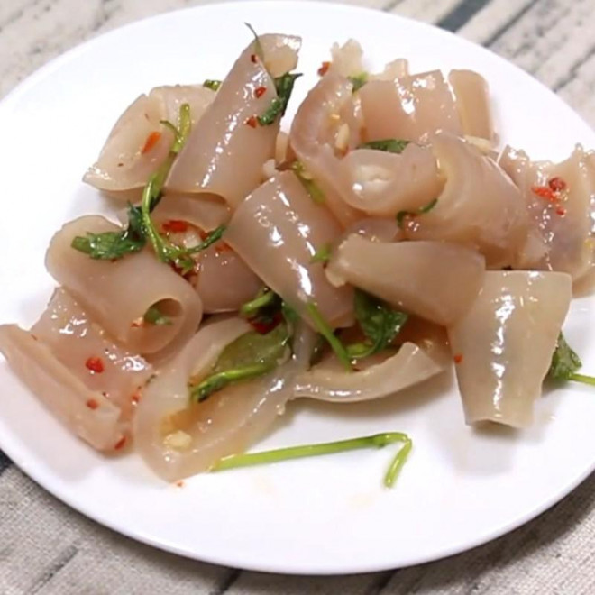 Phần thịt nhiều người mua xong thẳng tay vứt bỏ nhưng nhiều người lại coi là &#34;thần dược&#34; - 2
