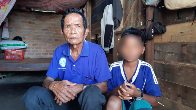 Cách chức hiệu trưởng giữ học bạ của học trò nghèo không có tiền đóng quỹ - 2