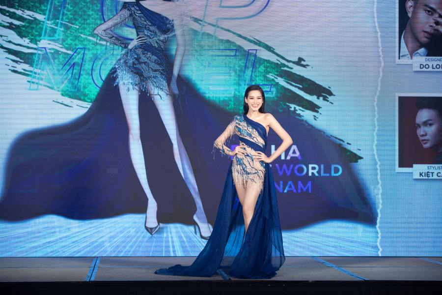 Hoa hậu Đỗ Thị Hà khoe sắc vóc quyến rũ, nhận sash thi đấu quốc tế từ Lương Thuỳ Linh - 1