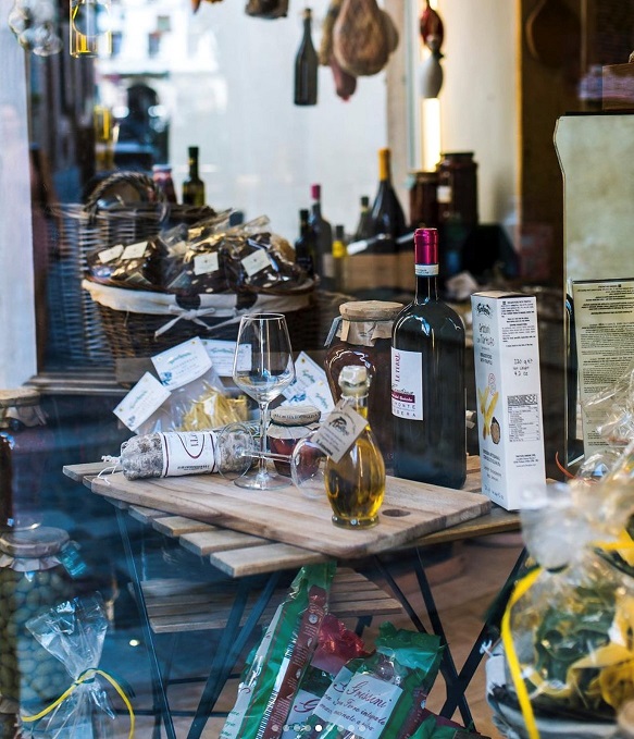 Thành phố nào ở châu Âu giữ danh hiệu "Thủ đô Giáng sinh của thế giới"? - 10