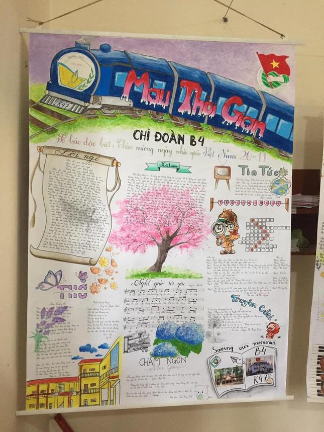 Ngày Nhà giáo Việt Nam đang đến gần, bạn đã chuẩn bị quà gì cho các thầy cô của mình chưa? Hãy thử lấy ý tưởng từ bức hình minh họa báo tường cây tre đầy sáng tạo này để tặng thầy cô một món quà độc đáo và ý nghĩa nhé!
