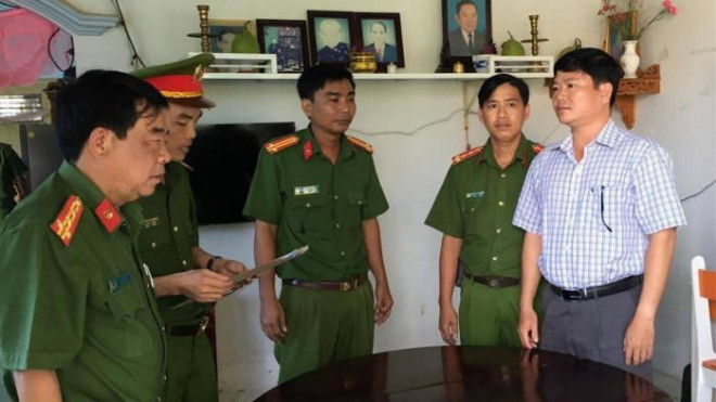 Lật tẩy đường dây "mua bán chính sách", có nguyên Chủ tịch TP Trà Vinh - 5