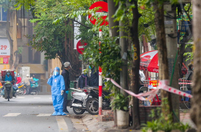 Clip: Phong toả cụm dân cư có hơn 20 ca F0 mới phát sinh - 5