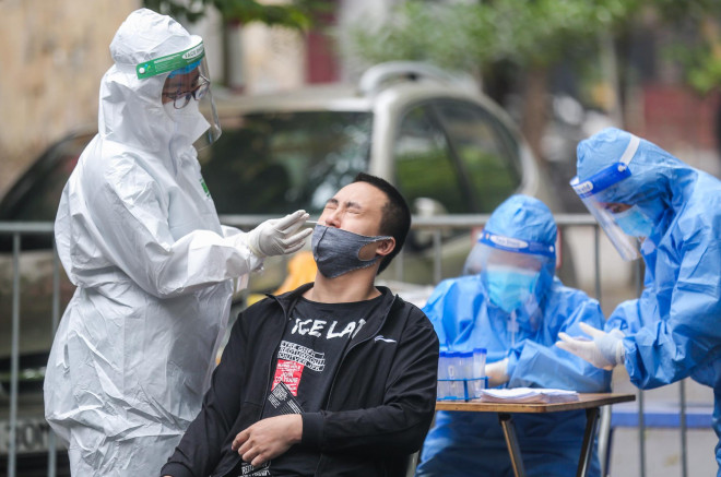 Clip: Phong toả cụm dân cư có hơn 20 ca F0 mới phát sinh - 8