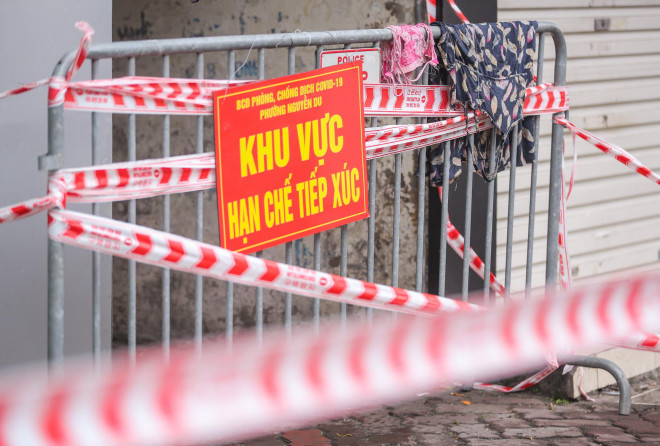 Clip: Phong toả cụm dân cư có hơn 20 ca F0 mới phát sinh - 12