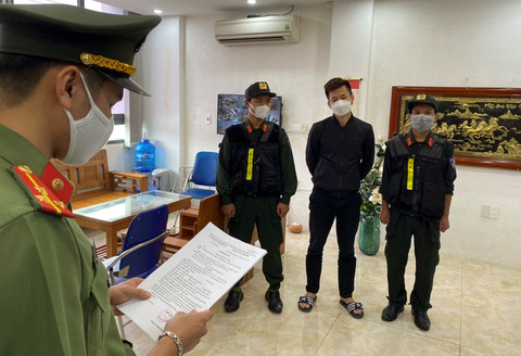 Khởi tố Phó giám đốc Cảng hàng không quốc tế Phú Bài - 2