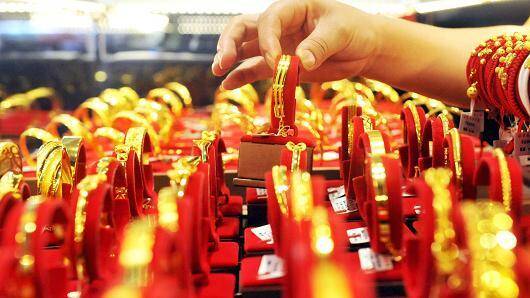 Giá vàng hôm nay 20/11: Tụt dốc không phanh, mất gần 1 triệu đồng sau 1 phiên - 1