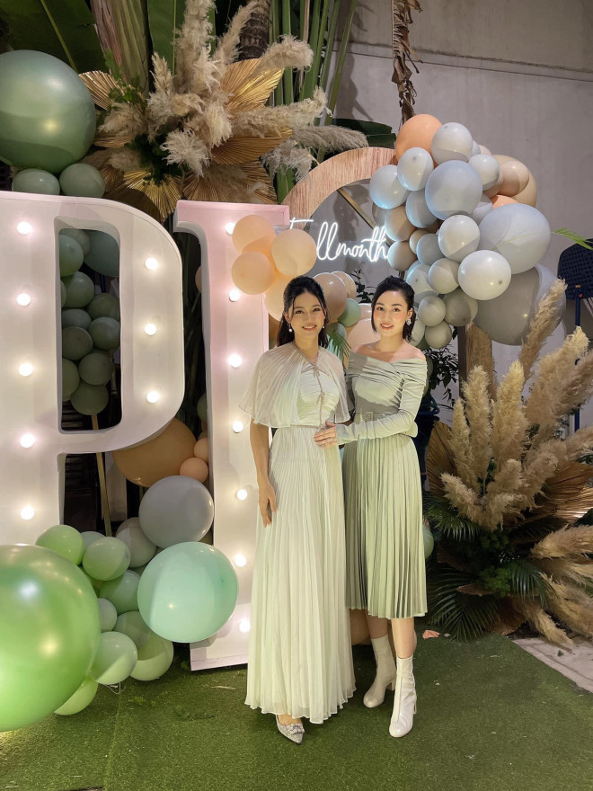 Á hậu Thanh Tú khoe dáng thon thả, quyến rũ bất ngờ sau 1 tháng sinh con thứ hai - 8