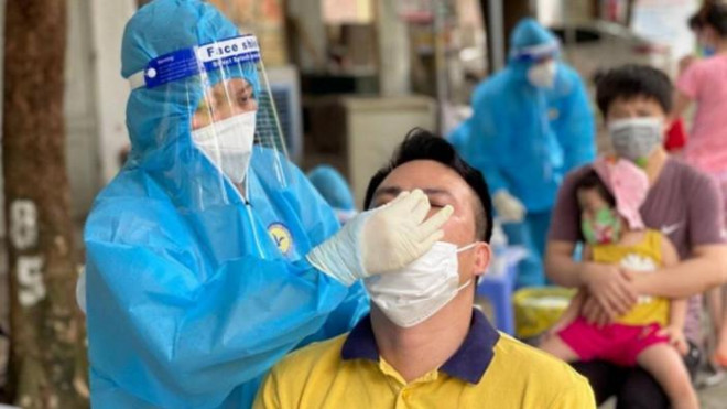 Hà Nội nên phong tỏa ổ dịch Covid-19 hẹp, không lạm dụng xét nghiệm gộp mẫu - 1