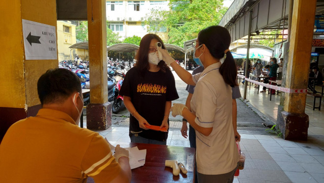 TP HCM tiếp tục tiêm vắc-xin ngừa Covid-19 mũi 2 cho trẻ em - 2