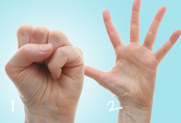 7 động tác giúp giảm tê bì ngón tay nhanh chóng tại nhà - 1